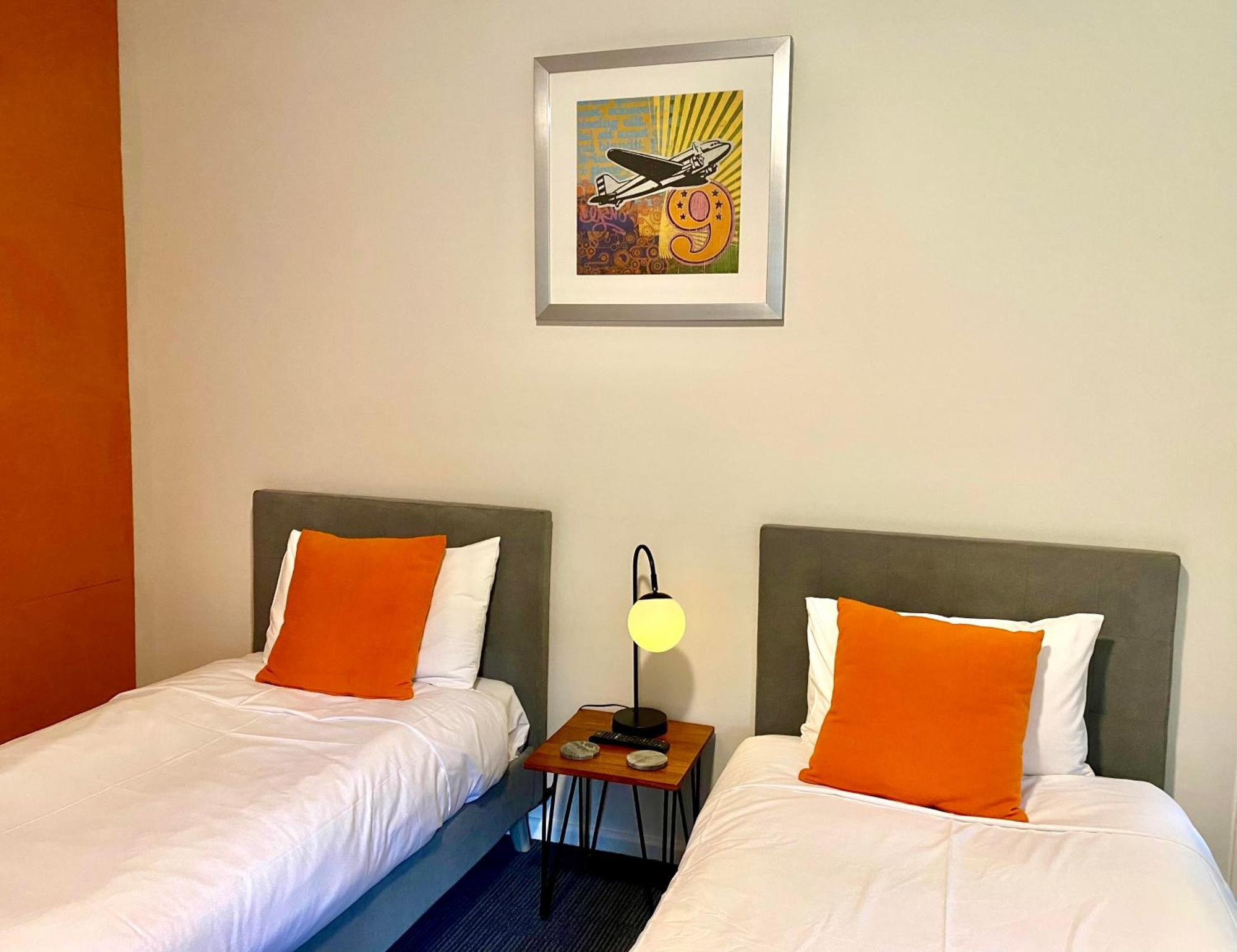 The Warby, Where Mid-Century Style Meets The Mountains Warburton Bagian luar foto
