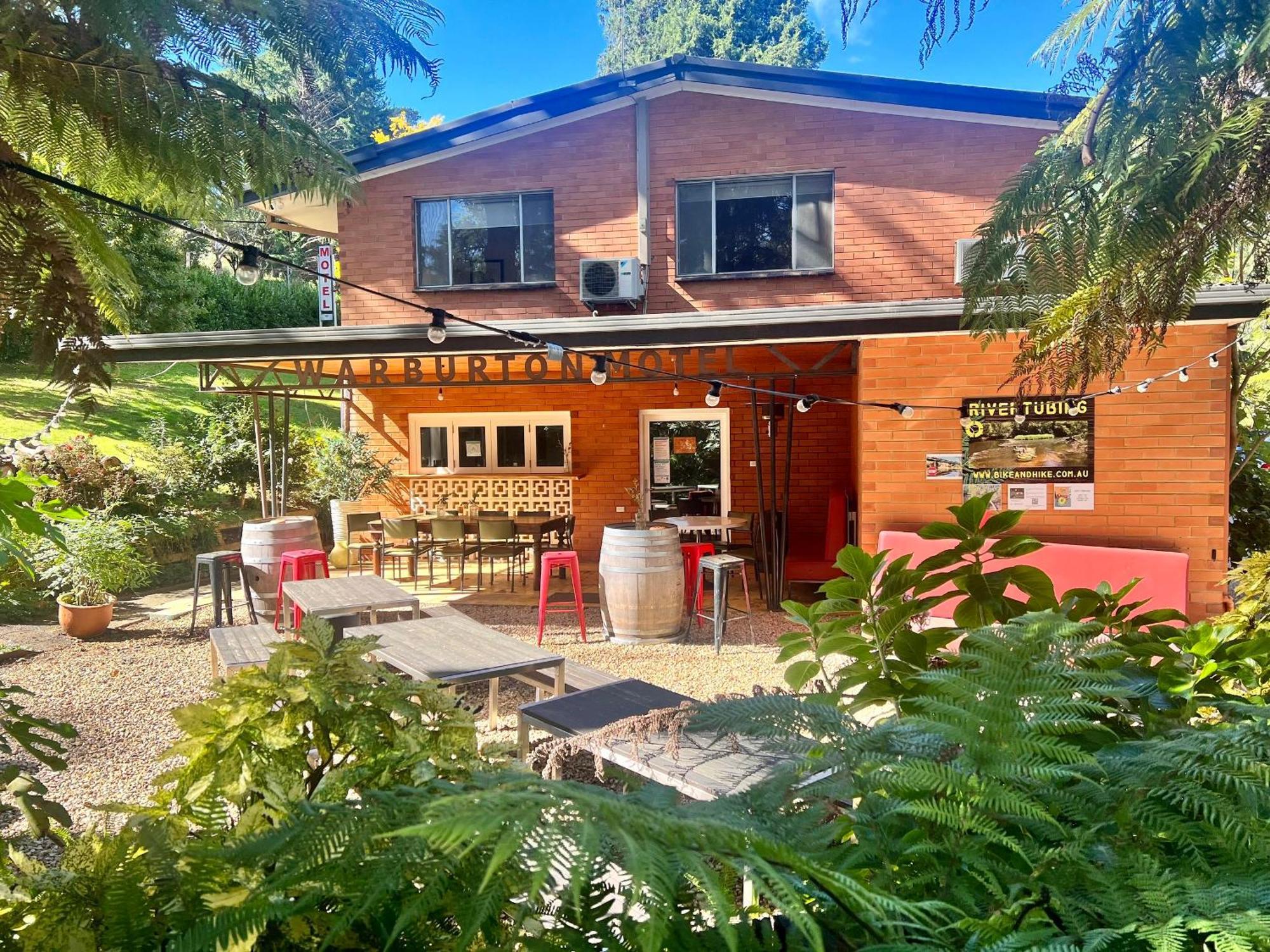 The Warby, Where Mid-Century Style Meets The Mountains Warburton Bagian luar foto