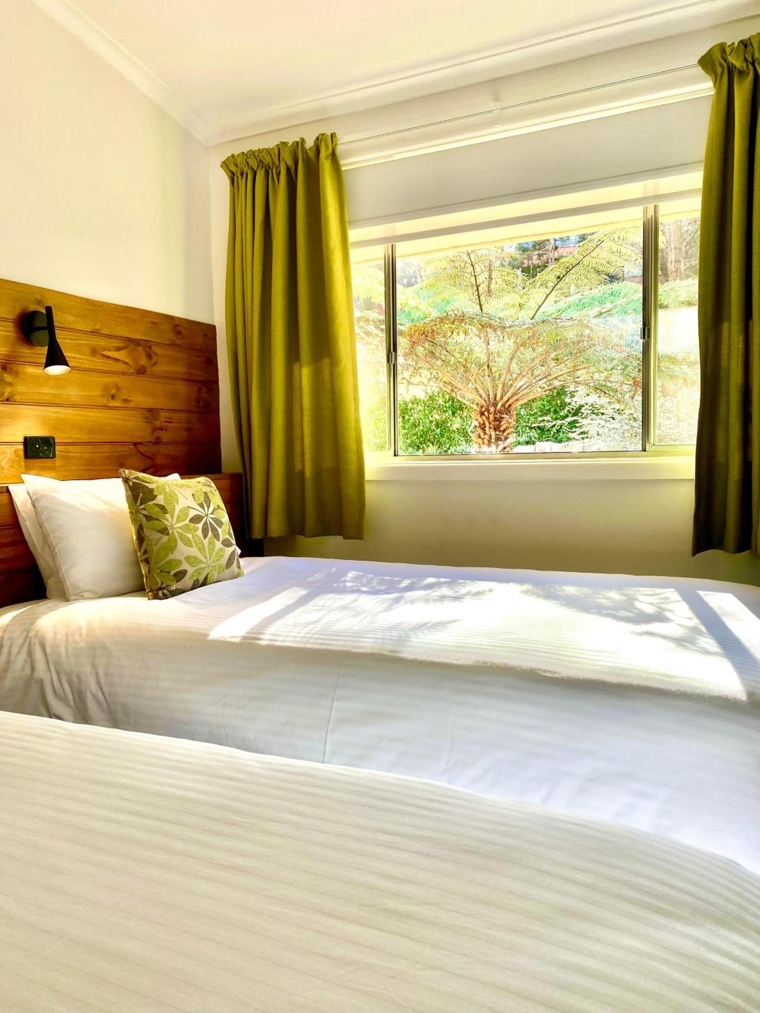 The Warby, Where Mid-Century Style Meets The Mountains Warburton Bagian luar foto